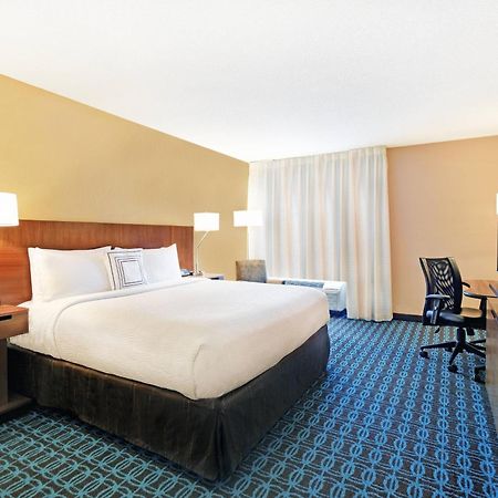 Fairfield Inn & Suites By Marriott Atlanta Vinings/Galleria Смирна Экстерьер фото
