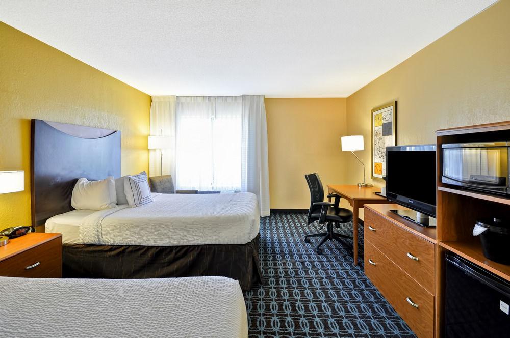 Fairfield Inn & Suites By Marriott Atlanta Vinings/Galleria Смирна Экстерьер фото