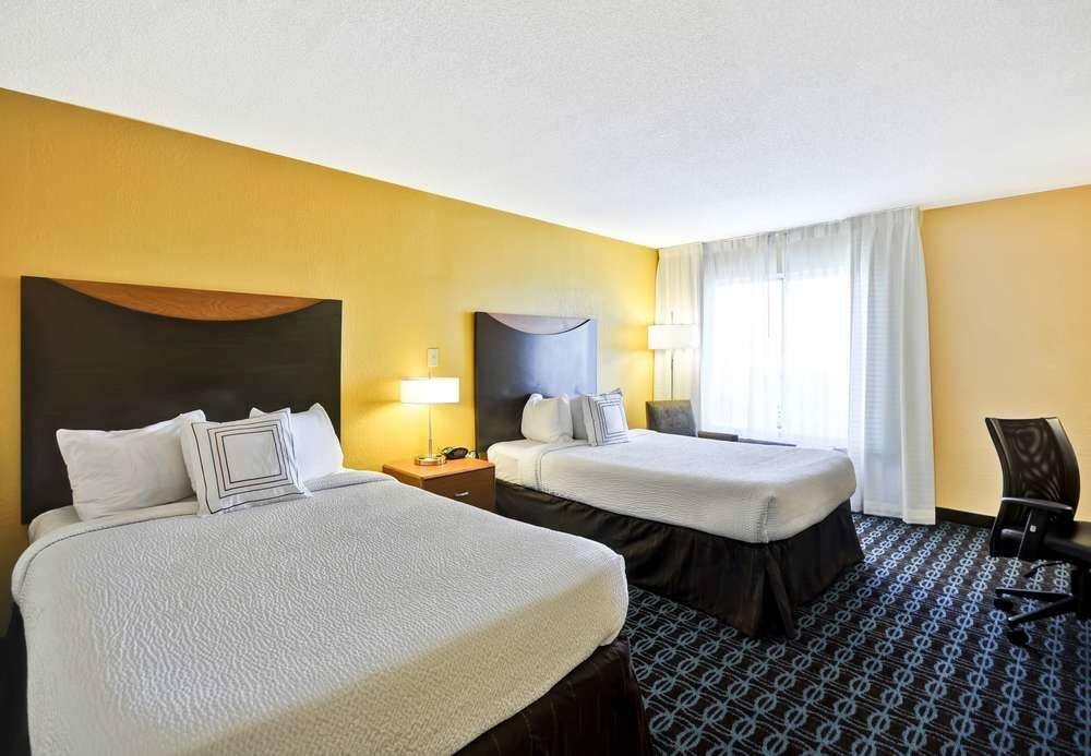 Fairfield Inn & Suites By Marriott Atlanta Vinings/Galleria Смирна Экстерьер фото