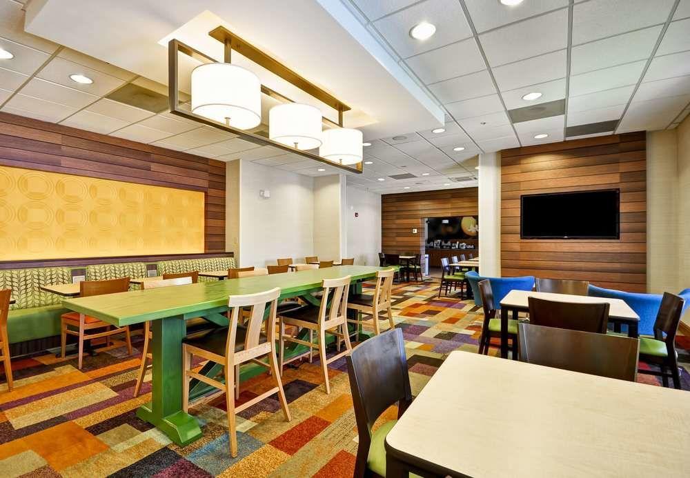 Fairfield Inn & Suites By Marriott Atlanta Vinings/Galleria Смирна Экстерьер фото