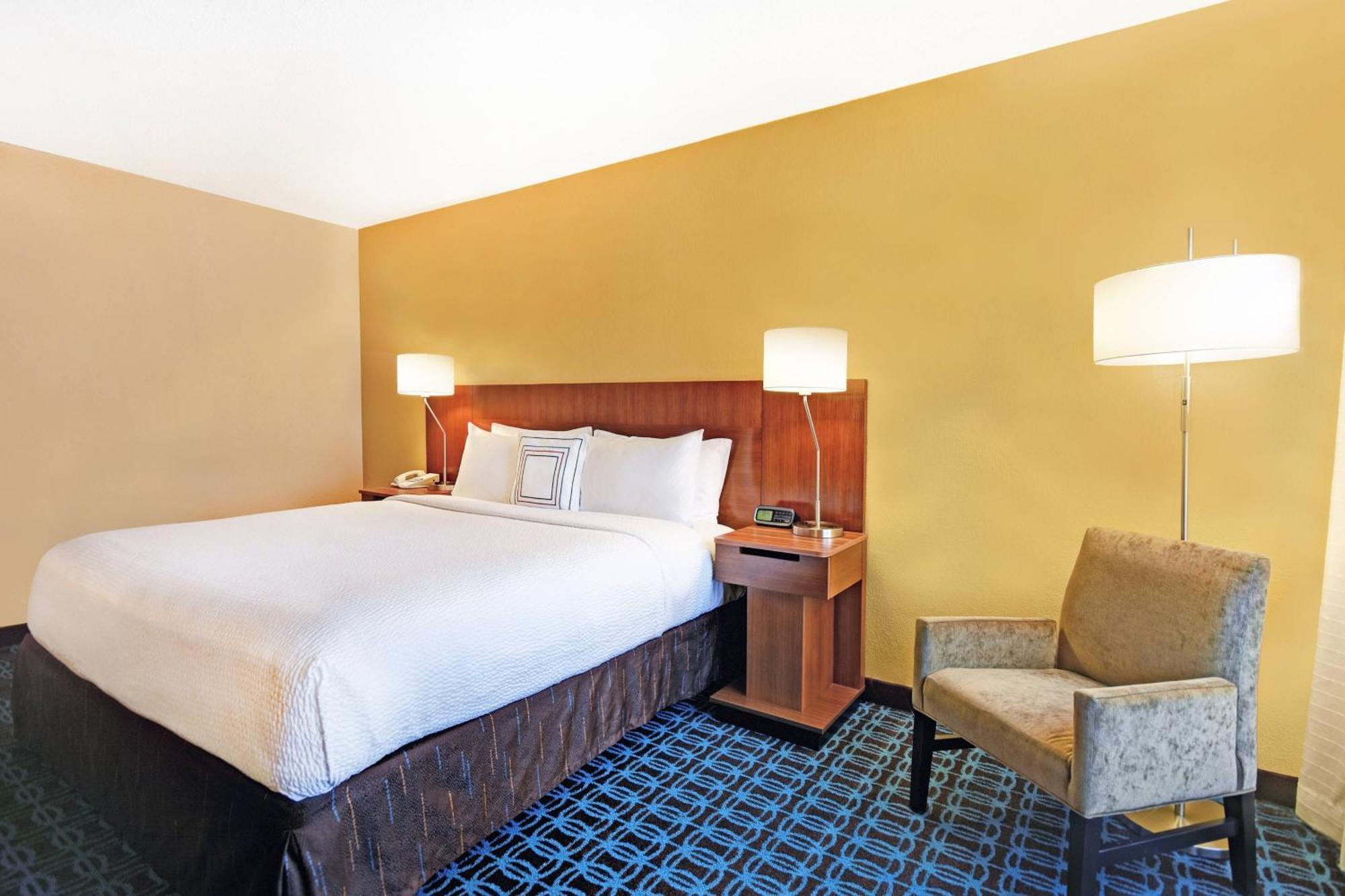 Fairfield Inn & Suites By Marriott Atlanta Vinings/Galleria Смирна Экстерьер фото
