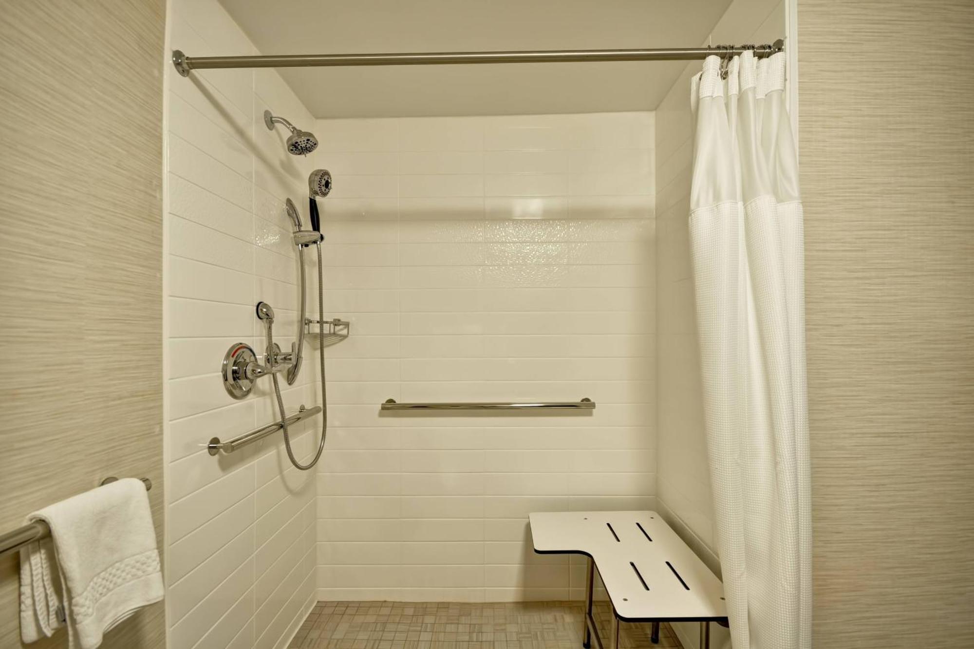 Fairfield Inn & Suites By Marriott Atlanta Vinings/Galleria Смирна Экстерьер фото