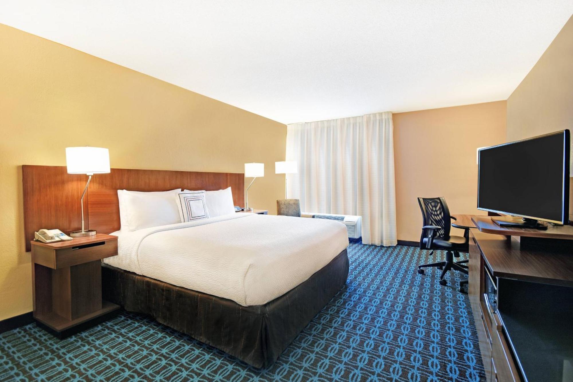Fairfield Inn & Suites By Marriott Atlanta Vinings/Galleria Смирна Экстерьер фото