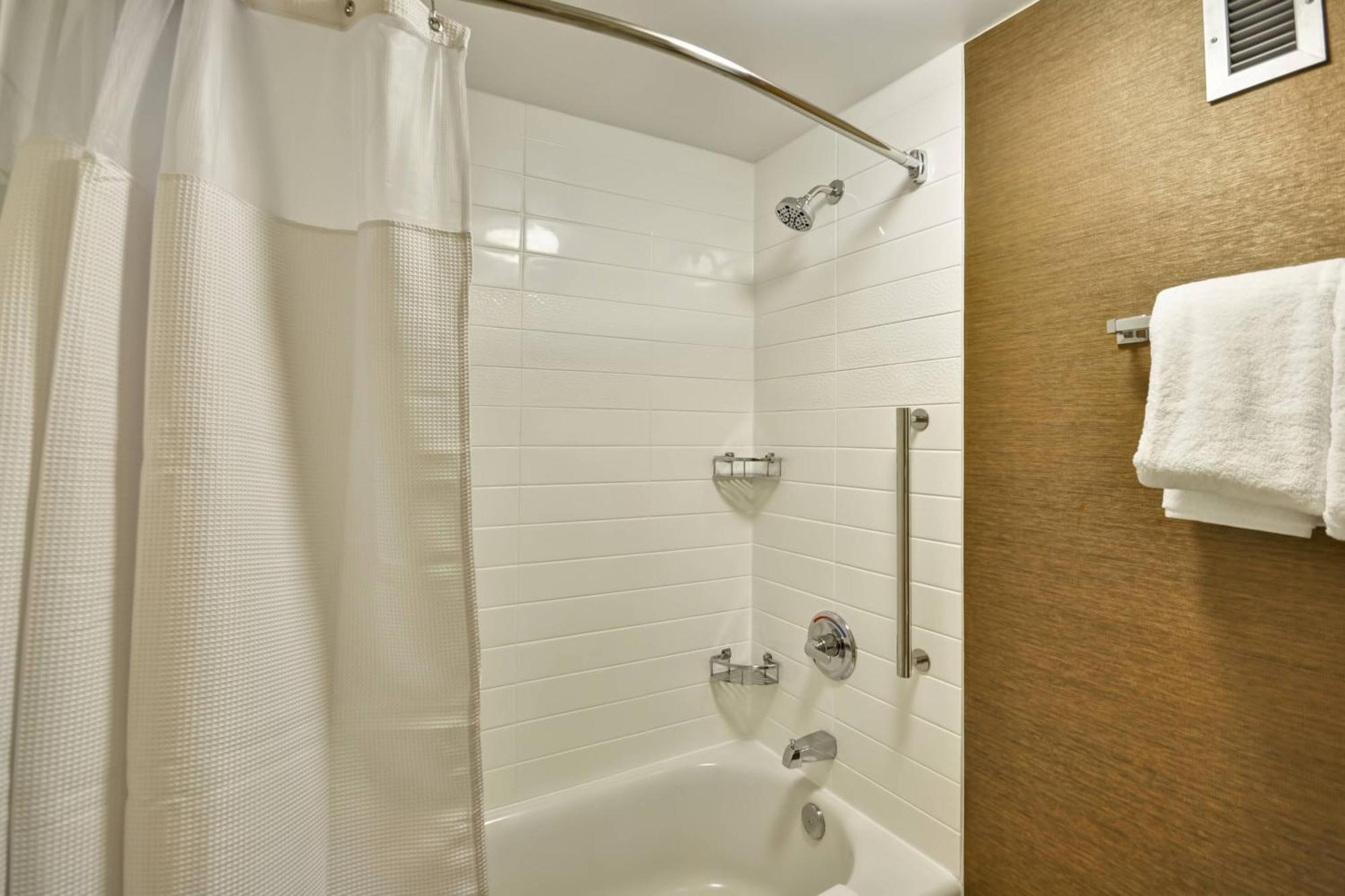 Fairfield Inn & Suites By Marriott Atlanta Vinings/Galleria Смирна Экстерьер фото
