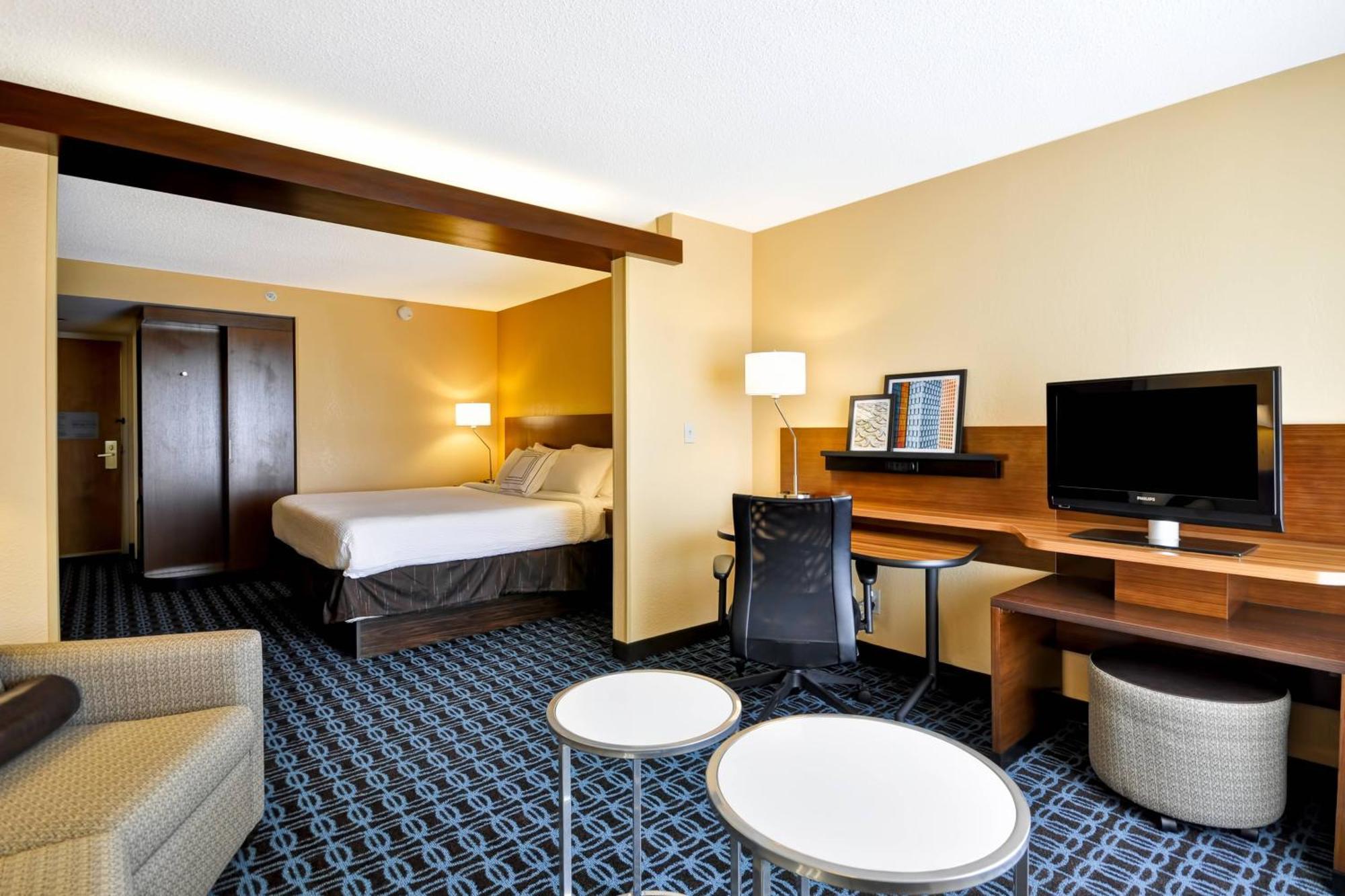 Fairfield Inn & Suites By Marriott Atlanta Vinings/Galleria Смирна Экстерьер фото
